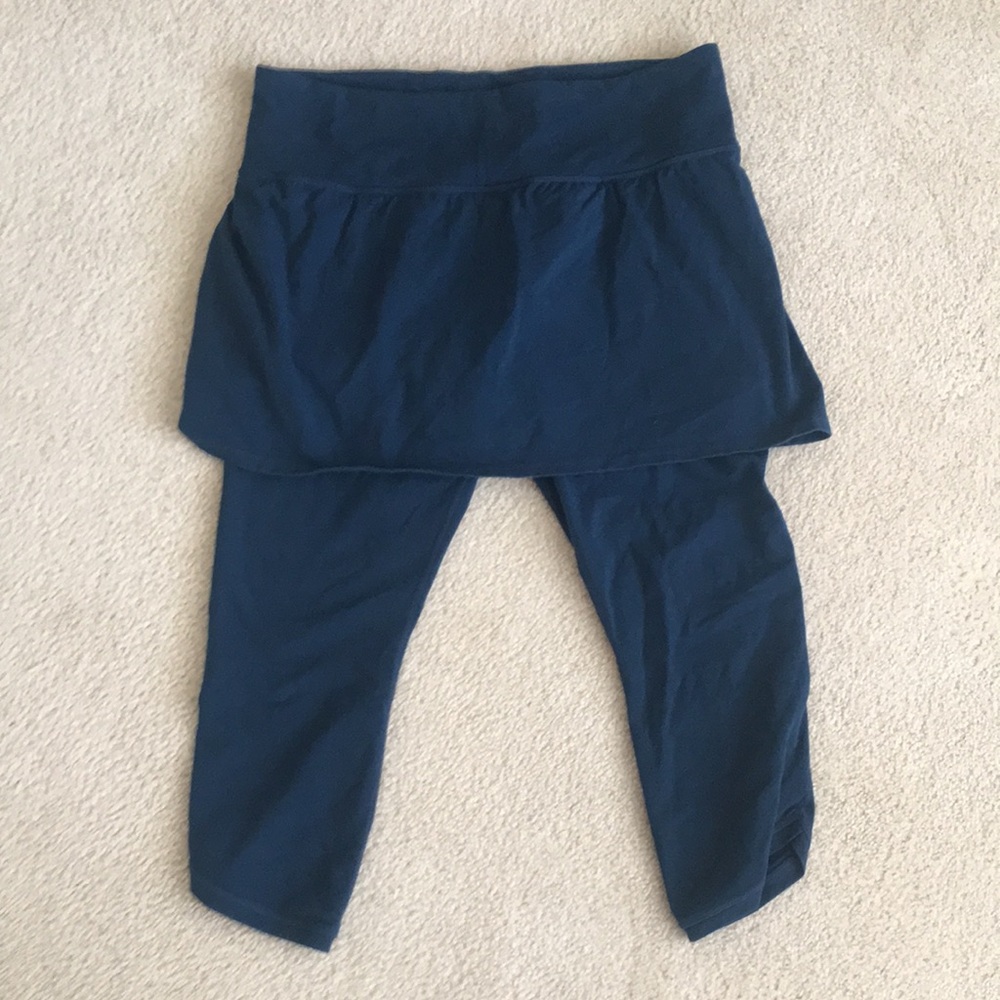 Athleta Skirted Capri Leggings